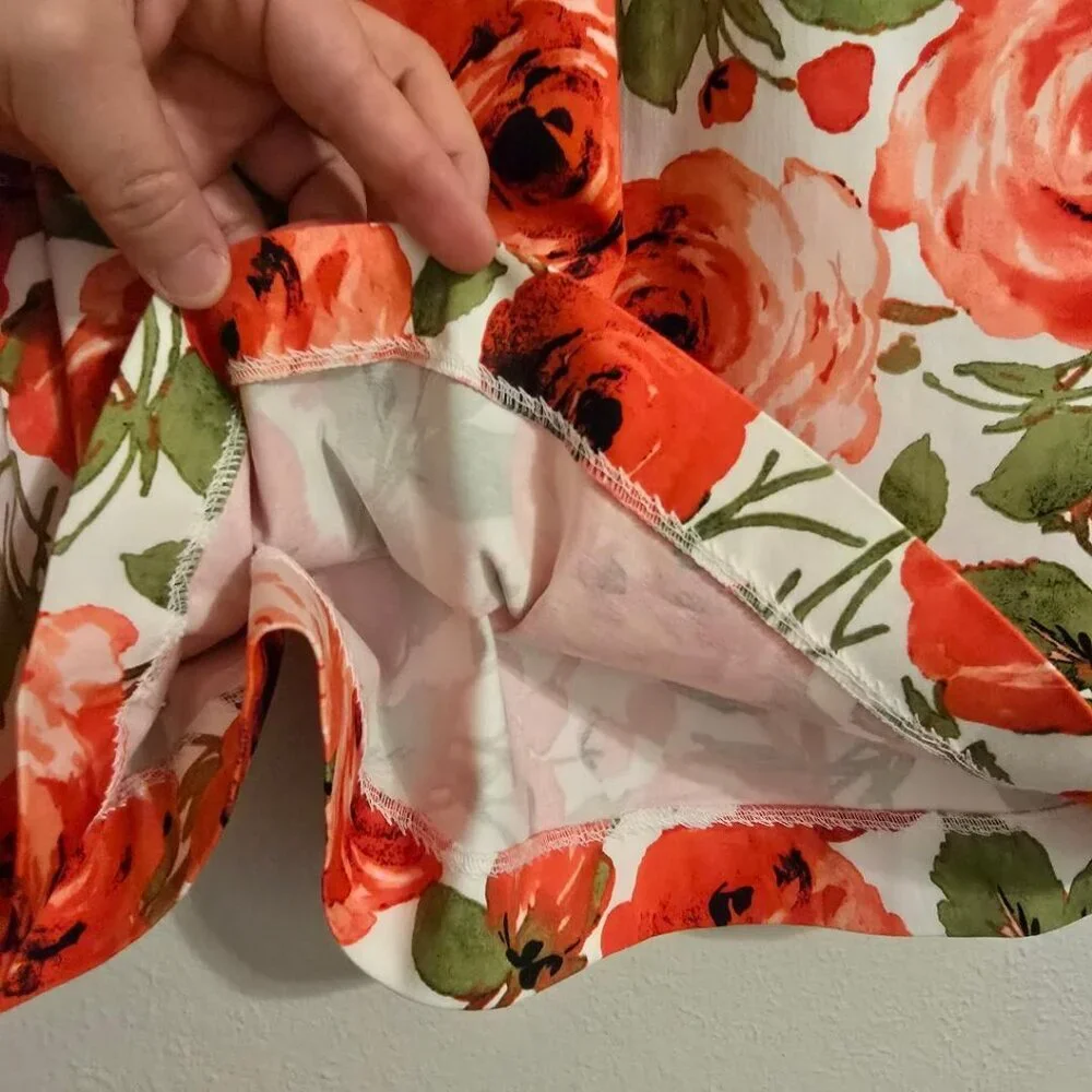 Appleseed's Petites White w/ Coral Multicolor Roses Floral Pleated Skirt Size 10
